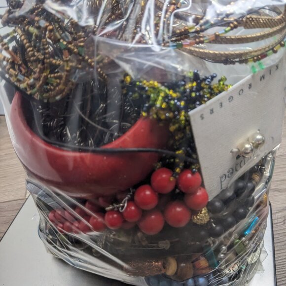 Jewelry Lot 4+ lbs 1141 Wearable Sellable Mystery Lot Free Shipping - Picture 4 of 6